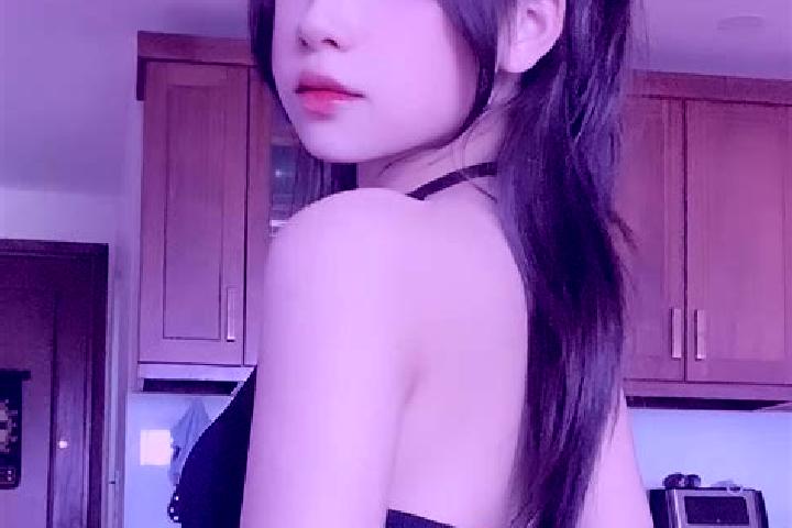 Violet, 27 — Escort in Dung, France