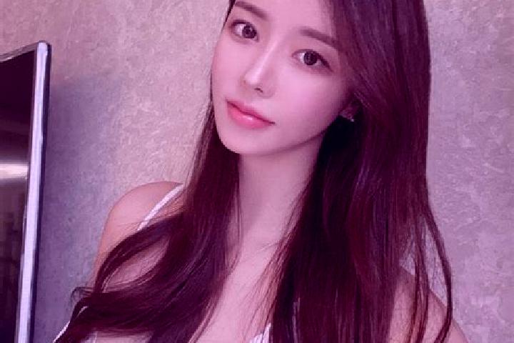 Violet, 27 — Escort in Jinisai, China