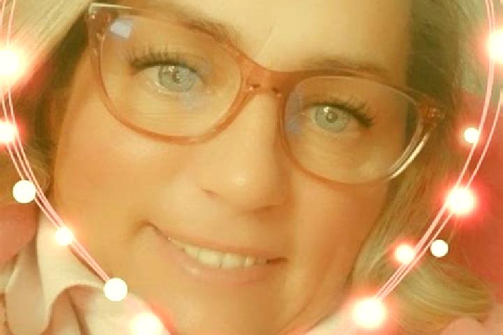 Violet, 27 — Escort in Sacquenville, France