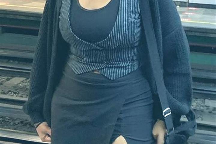 Violet, 27 — Escort in Tekelioeren, Turkey