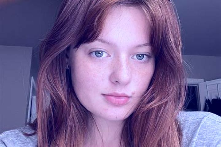 Violet, 28, a chestnut amber-eyed slavic companion based in Saint-Sernin-sur-Rance. Offering Domination, OWO, Erotic Massage, Duos, Massage. Available for in...