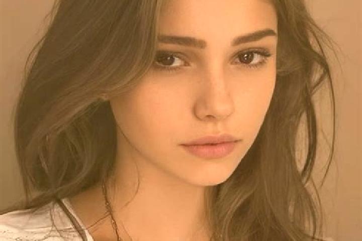 Violet, 28, a chestnut brown-eyed slavic companion based in Santa Marta. Offering Prostate Massage, GFE, BDSM, Roleplay. Available for incall and outcall, da...