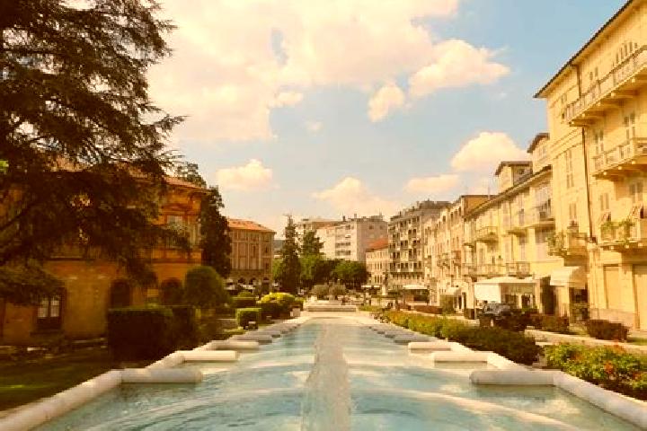 Violet, 28 — Escort in Acqui Terme, Italy