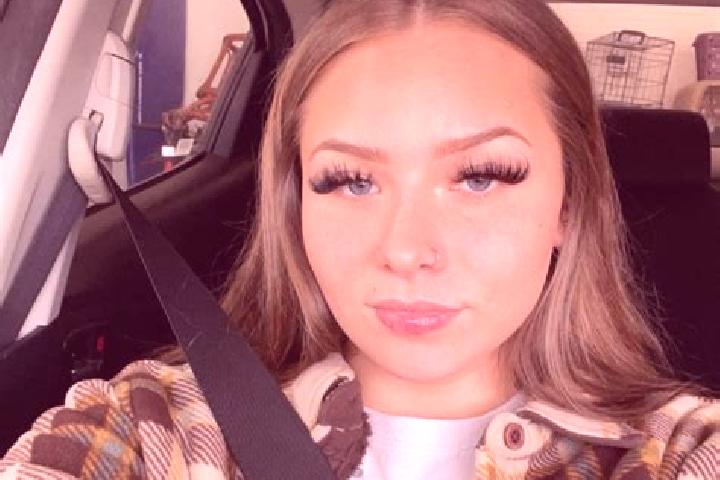 Violet, 28 — Escort in Finley, United States
