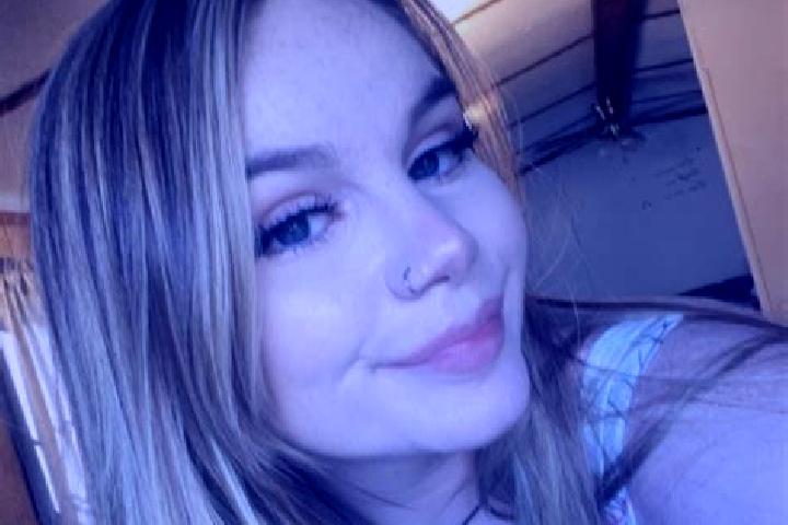Violet, 28 — Escort in Peterstown, United States