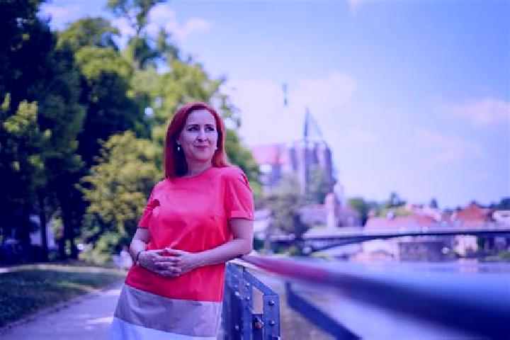 Violet, 28 — Escort in Schoenau-Berzdorf, Germany