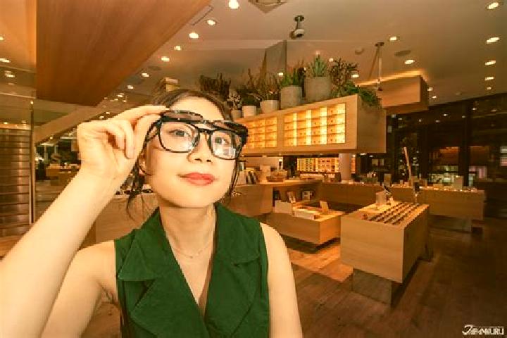 Violet, 28 — Escort in Shihuajian, China