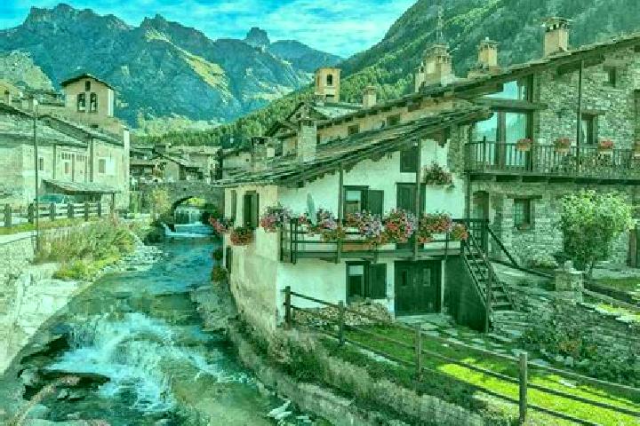 Violet, 28 — Escort in Usseaux, Italy