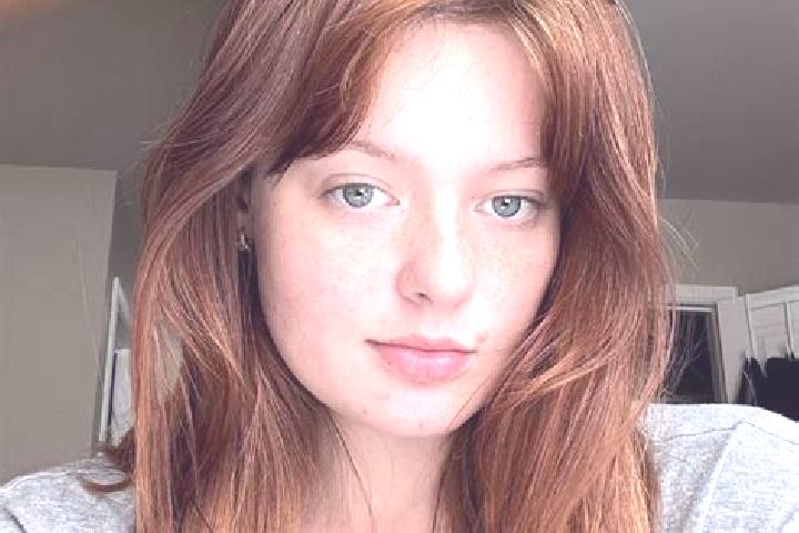 Violet, 29, a auburn brown-eyed caucasian companion based in Riversul. Offering CIM, OWO, Couples. Available for incall and outcall, day and evening dates.