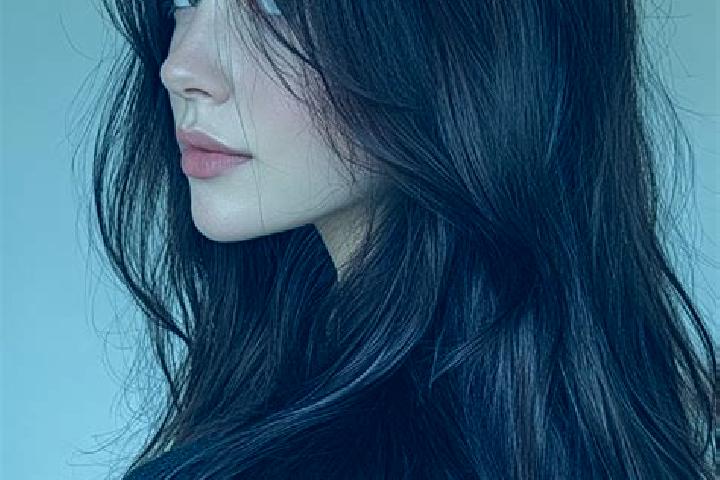 Violet, 29, a auburn brown-eyed mediterranean companion based in Verny. Offering Erotic Massage, Girlfriend Experience, CIM. Available for incall and outcall...