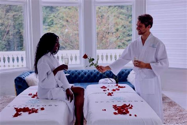 Violet, 29, a auburn dark-eyed caribbean companion based in Washer. Offering Girlfriend Experience, Massage, Dinner Date, Couples, Duos. Available for incall...