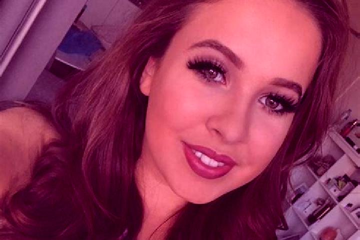 Violet, 29, a brunette amber-eyed indian companion based in Kingston upon Hull. Offering A-Level, Party Girl, Massage. Available for incall and outcall, day ...