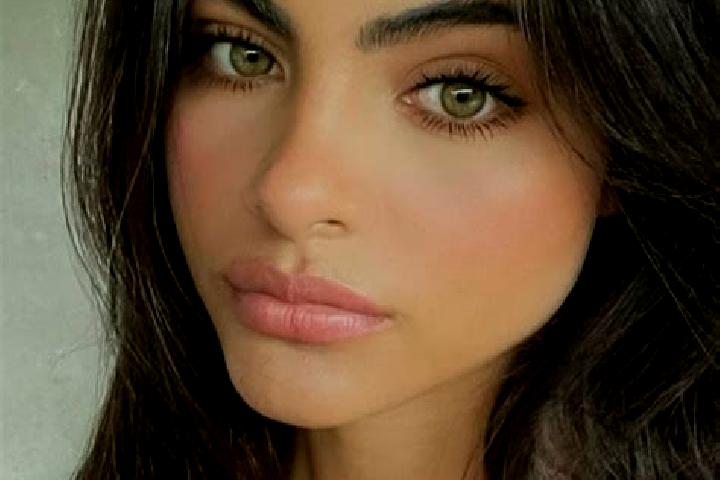 Violet, 29, a brunette green-eyed caucasian companion based in Santa Teresa Daboxtha. Offering Party Girl, Erotic Massage, Striptease. Available for incall a...