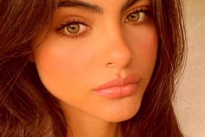 Violet, 29, a brunette green-eyed latina companion based in Sucre. Offering Striptease, Prostate Massage, BDSM. Available for incall and outcall, day and eve...
