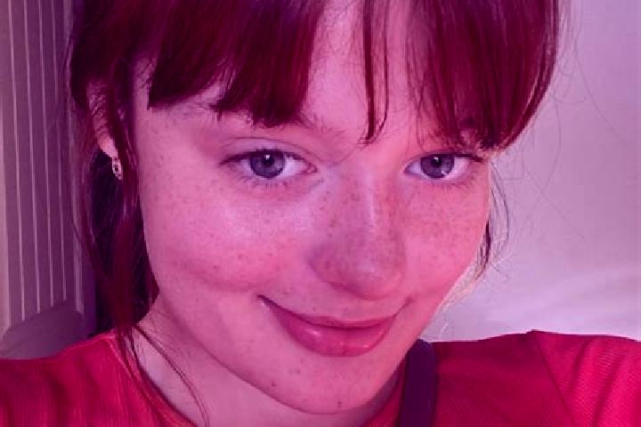 Violet, 29, a red brown-eyed mixed companion based in Paraguacu. Offering Dinner Date, Girlfriend Experience, Roleplay, Party Girl. Available for incall and ...