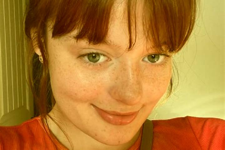 Violet, 29, a red grey-eyed middle eastern companion based in Homesteader. Offering BDSM, Travel Companion, Prostate Massage, Party Girl. Available for incal...