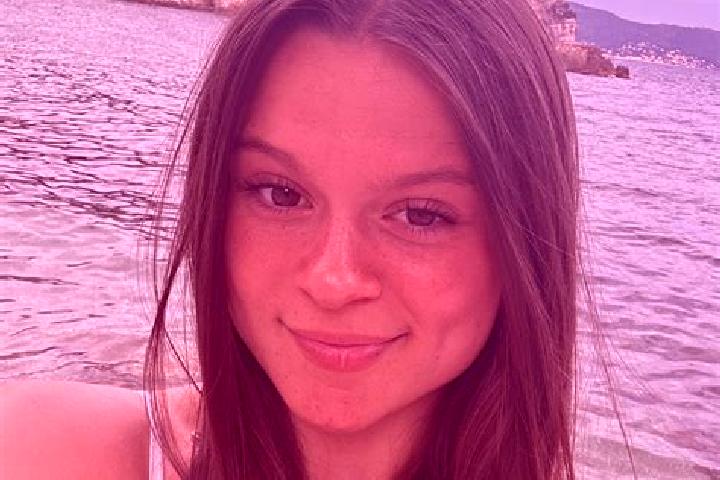 Violet, 29 — Escort in Baisieux, France