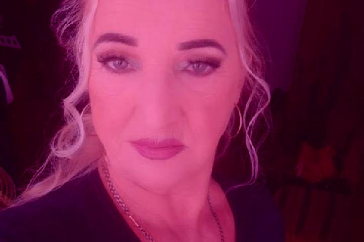 Violet, 29 — Escort in Criscior, Romania