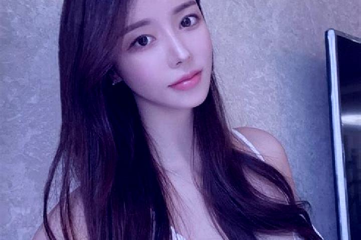 Violet, 29 — Escort in Huochang, China