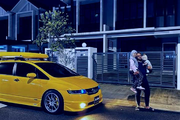 Violet, 29 — Escort in Kaliwon Kertawirama, Indonesia