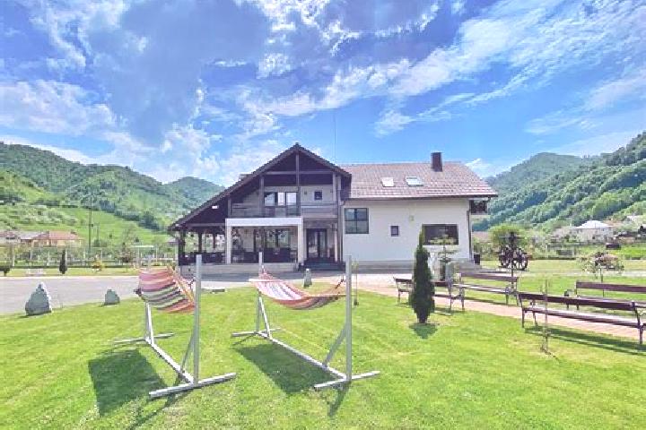 Violet, 29 — Escort in Schiulesti, Romania