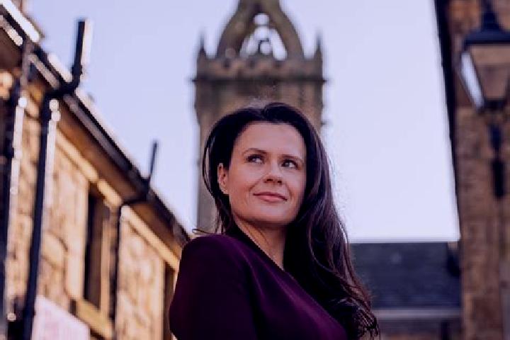 Violet, 29 — Escort in West Kilbride, United Kingdom