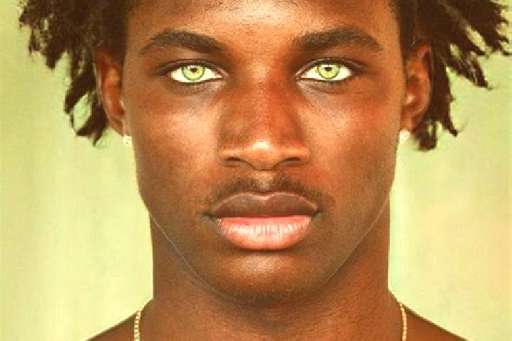 Violet, 30, a auburn green-eyed ebony companion based in Marcorignan. Offering Tantra, OWO, A-Level. Available for incall and outcall, day and evening dates.