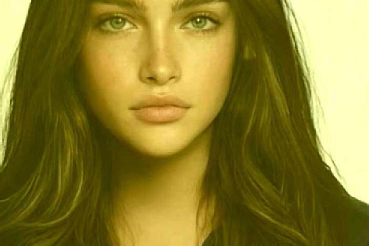 Violet, 30, a brunette blue-eyed mixed companion based in San Bernardino Verbano. Offering Dinner Date, Erotic Massage, Deep French Kissing, A-Level, Tantra....