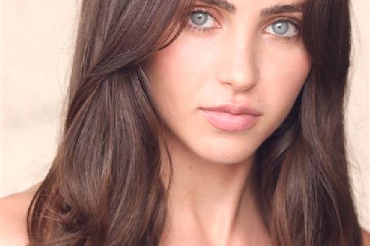 Violet, 30, a brunette brown-eyed caribbean companion based in Plaiesu. Offering Overnight, OWO, Massage, BDSM, Tantra. Available for incall and outcall, ove...