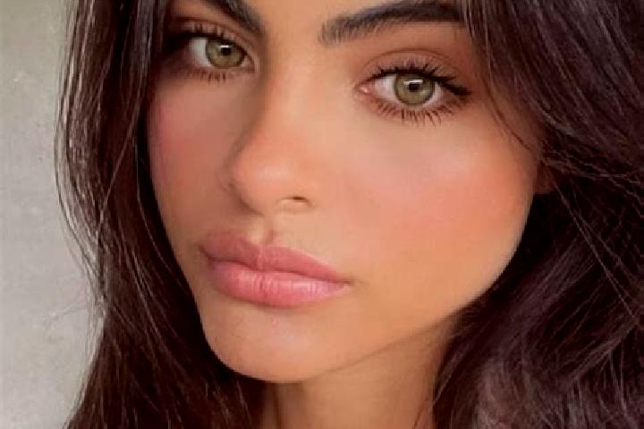 Violet, 30, a brunette dark-eyed latina companion based in Santa Maria la Alta. Offering OWO, Fetish, Erotic Massage, BDSM. Available for incall and outcall,...