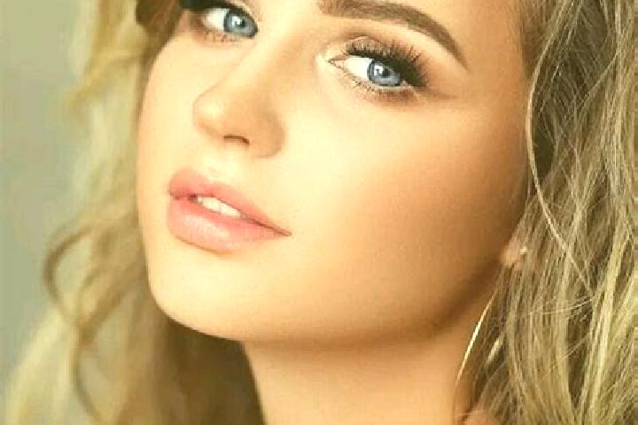 Violet, 30, a dark blonde blue-eyed ebony companion based in El Almendro. Offering Tantra, Fetish, Deep French Kissing. Available for incall and outcall, day...