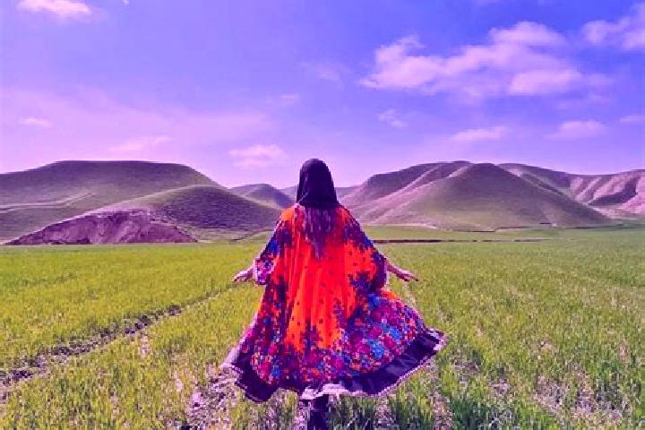 Violet, 30 — Escort in Deh Sahra, Iran