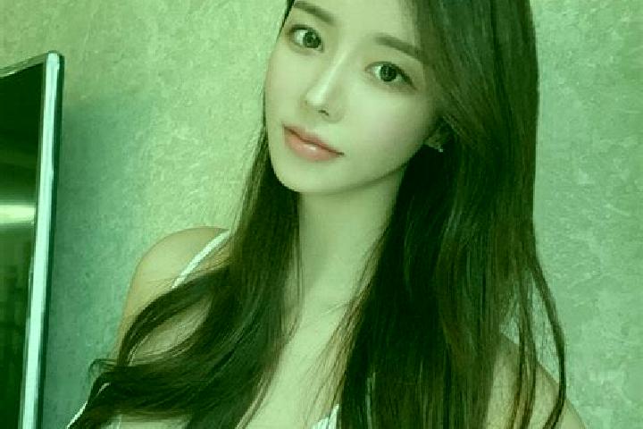 Violet, 30 — Escort in Jixinggang, China