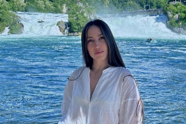 Violet, 30 — Escort in Pfaeffikon, Switzerland