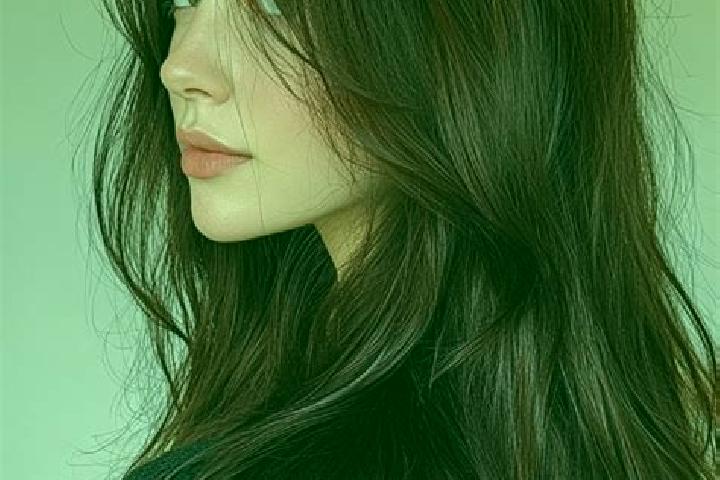 Violet, 31, a auburn brown-eyed mediterranean companion based in Elboya. Offering Massage, CIM, BDSM, Couples. Available for incall and outcall, day and even...