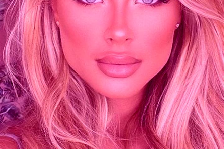 Violet, 31, a blonde blue-eyed latina companion based in Boa Vista do Sul. Offering Tantra, Dinner Date, Overnight, Couples, Party Girl. Available for incall...