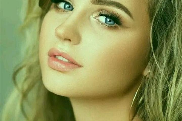 Violet, 31, a dark blonde blue-eyed mediterranean companion based in Sotaquira. Offering Overnight, BDSM, Domination. Available for incall and outcall, overn...
