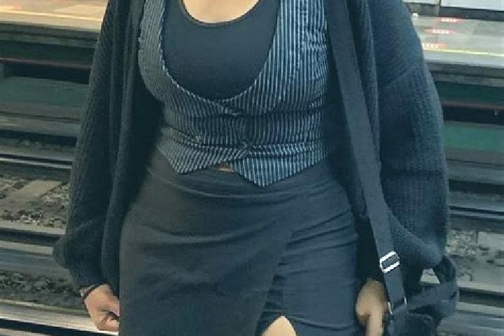 Violet, 31 — Escort in Canakoluk, Turkey