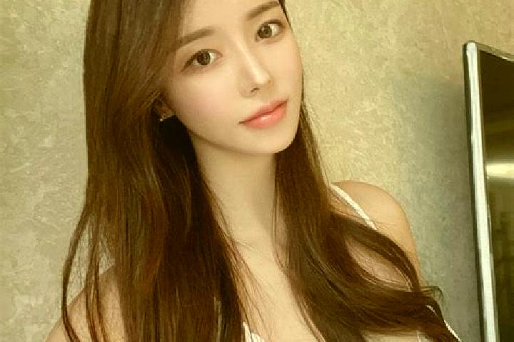 Violet, 31 — Escort in Han airike, China