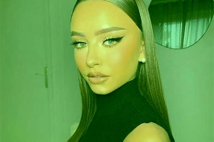 Violet, 31 — Escort in Oklesna, Poland