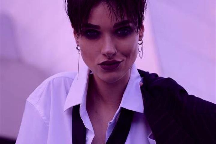 Violet, 31 — Escort in Osina, Poland