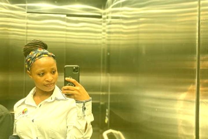 Violet, 31 — Escort in Thubelihle, South Africa