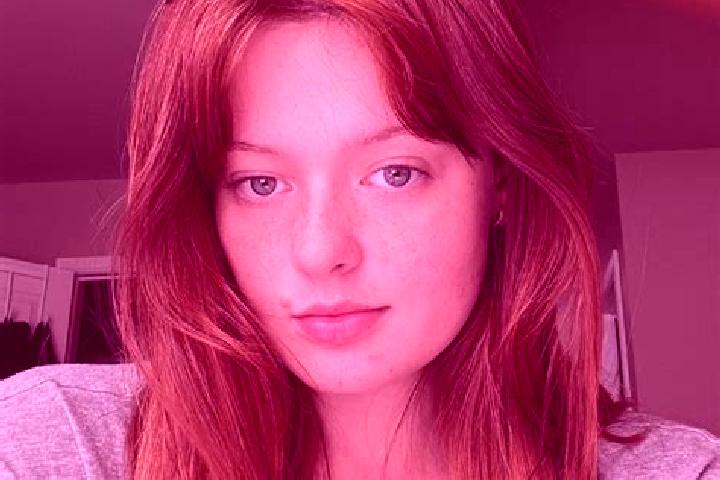 Violet, 32, a auburn brown-eyed european companion based in Dunfus. Offering OWO, Girlfriend Experience, Massage. Available for incall and outcall, day and e...
