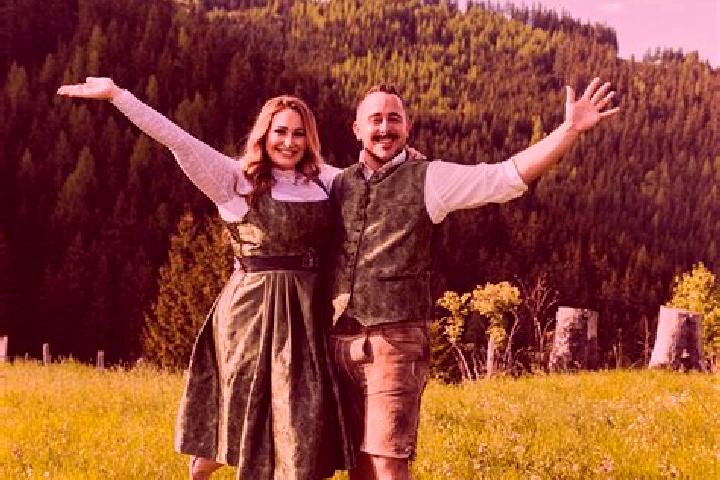 Violet, 32 — Escort in Allhartsberg, Austria