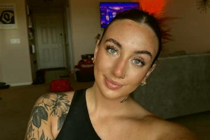 Violet, 32 — Escort in Clymer, United States