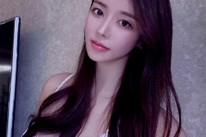 Violet, 32 — Escort in Gaopai, China