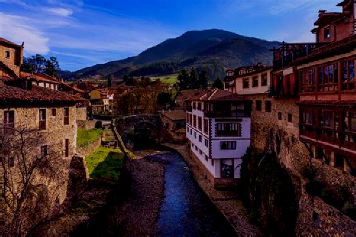 Violet, 32 — Escort in Lierganes, Spain