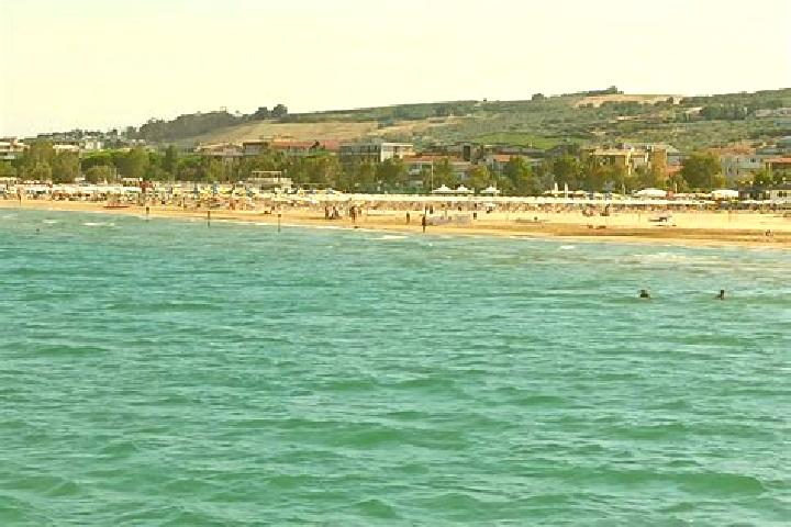 Violet, 32 — Escort in Marina di Vasto, Italy