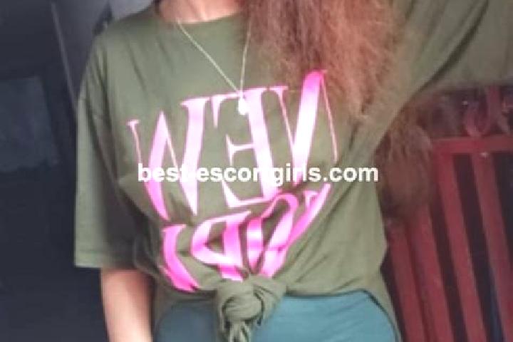 Violet, 32 — Escort in Mavingouni, Comoros