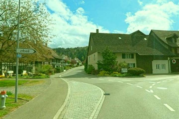 Violet, 32 — Escort in Niederglatt / Grafschaft, Switzerland
